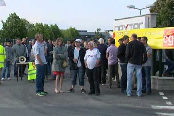 Mobilisation sur le site Nexter, à La Chapelle-Saint-Ursin dans le Cher, ce mardi 9 juin. 