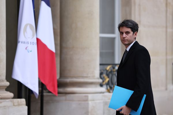 Le Premier Ministre Gabriel Attal, le 12 janvier sur les marches du perron de l'Elysée