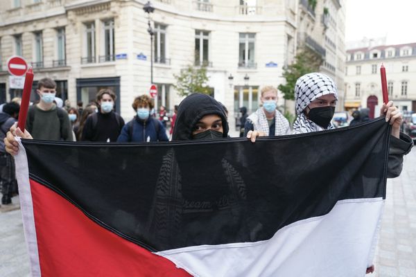 Des étudiants de Sciences Po Paris rassemblés lors d'une manifestation pro-palestinienne, mardi 8 octobre.