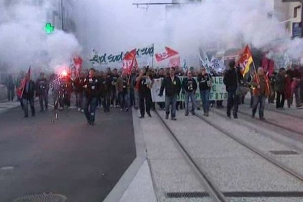 Les salariés de Michelin Jouè-lès-Tours dans la rue- 8 oct 2013