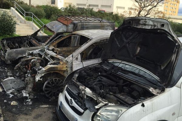 28/01/15 - Bastia : 5 voitures brûlées dans la nuit