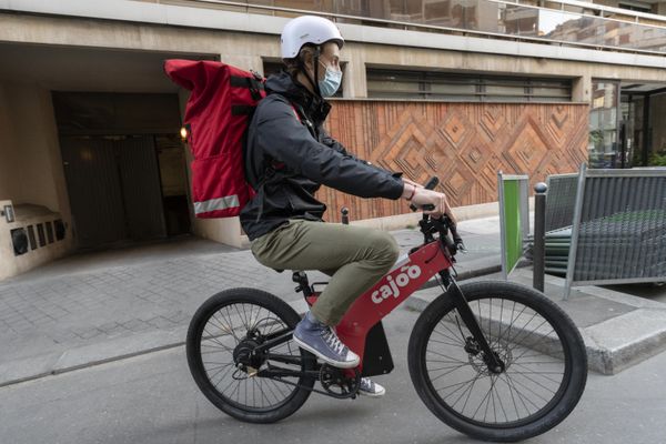 Les livraisons depuis les dark stores se font le plus souvent à vélo.