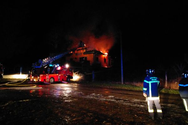 Le restaurant des Cascades de Stosswihr fait partie du paysage depuis presque 40 ans : 40 années parties en fumée en l'espace de quelques heures.