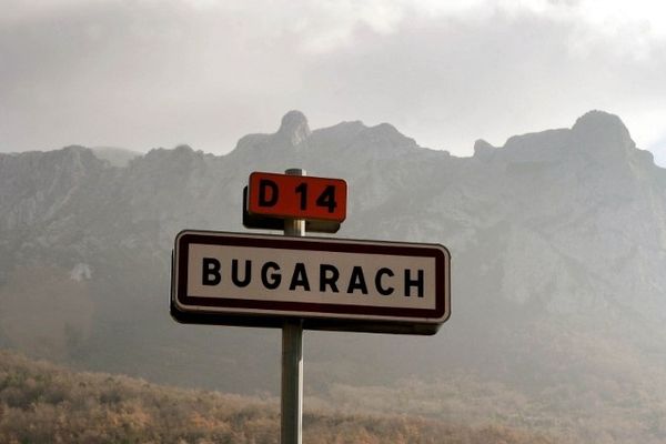 Une légende raconte que Bugarach (Languedoc-Roussillon) sera le seul village à survivre à la fin du monde...