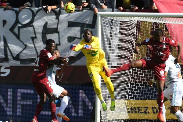 Arrêt du gardien de but havrais Yohann THURAM face à Metz