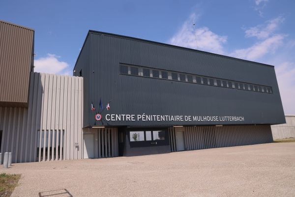 Le trentenaire s'est suicidé en prison, après avoir poignardé son père