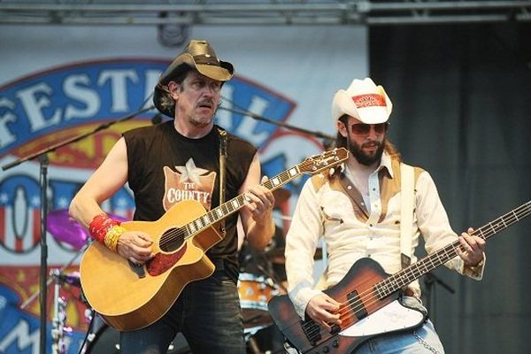 Le groupe Modern Earl, sur la scène du festival, en 2011.