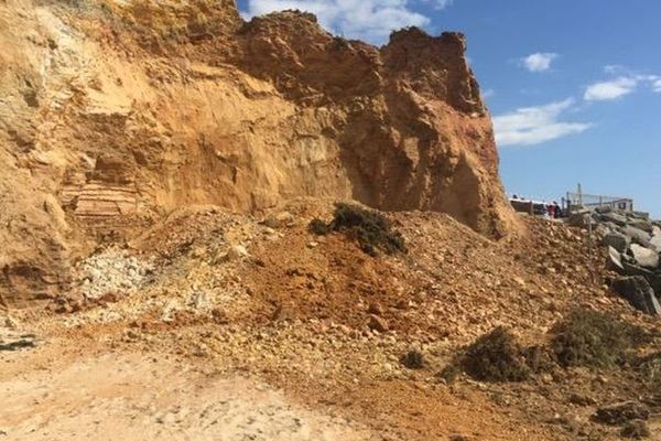 Un pan de falaise s'est écrasé