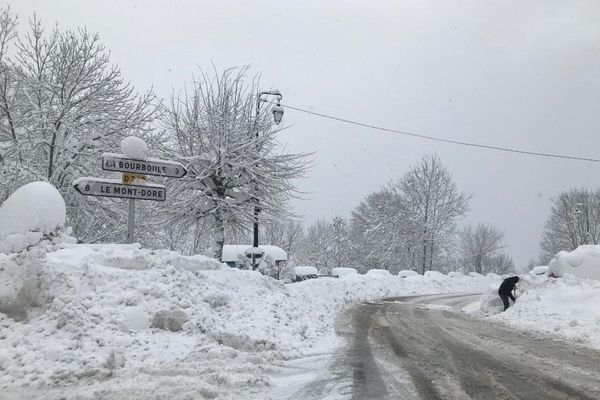 La neige s'accumule sur 60 à 70 cm dans le Sancy.