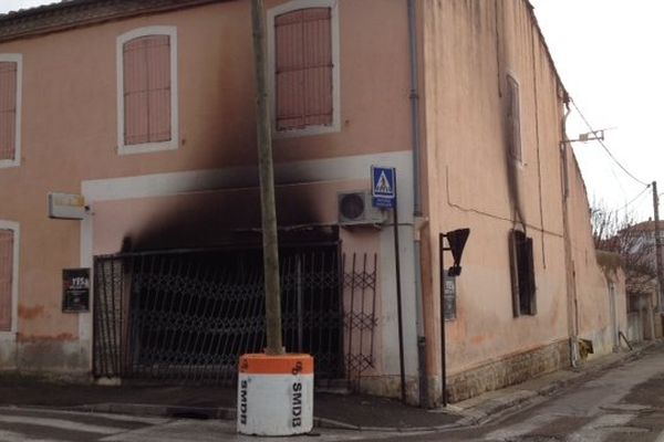 Le bar "Nhor" à Nîmes détruit par un incendie le 14/01/15.