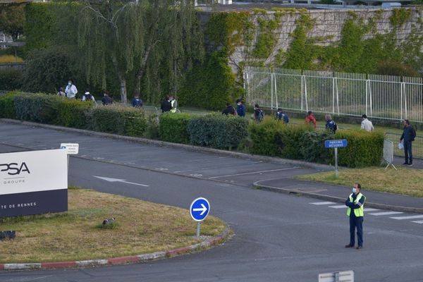 Une partie des salariés de l'usine PSA de la Janais, près de Rennes, a repris le travail le 18 mai.