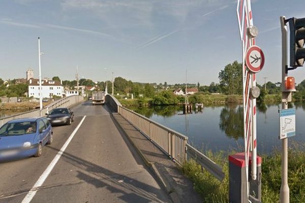 Le pont de Colombelles doit être rouvert à la circulation ce mercredi vers 18 heures