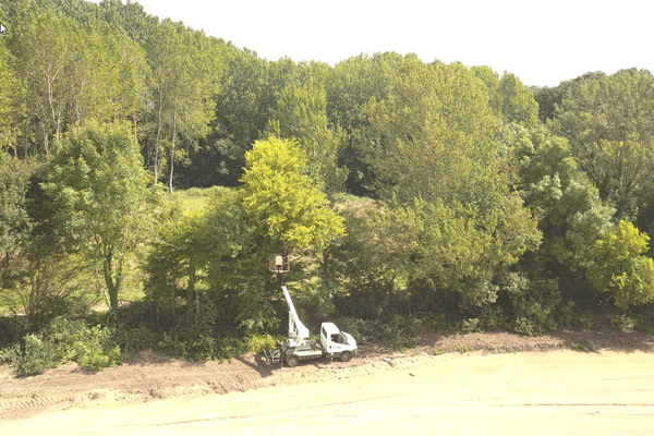 Les travux de terrassement pour la future zone commerciale de Pluvigner (Morbihan)