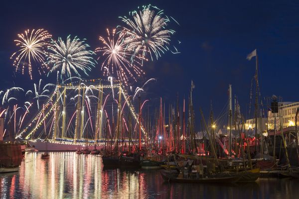 Feux d'artifices lors des fêtes maritimes de Brest 2016