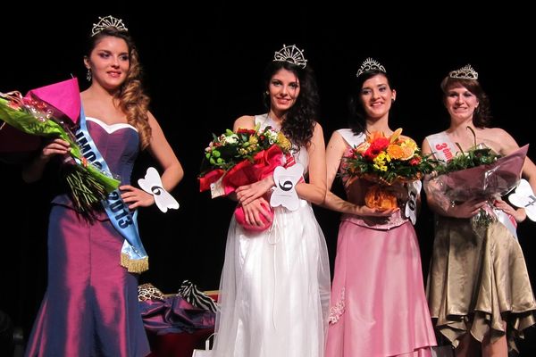 Miss Limoges 2013 (à gauche) et ses dauphines