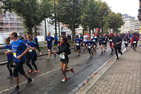 L'an dernier, les courses de Strasbourg avaient eu lieu fin août et 4.000 participants s'étaient élancés dans les rues de la capitale alsacienne