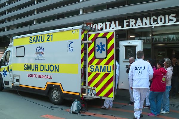 Une ambulance du SAMU de Côte-d'Or.