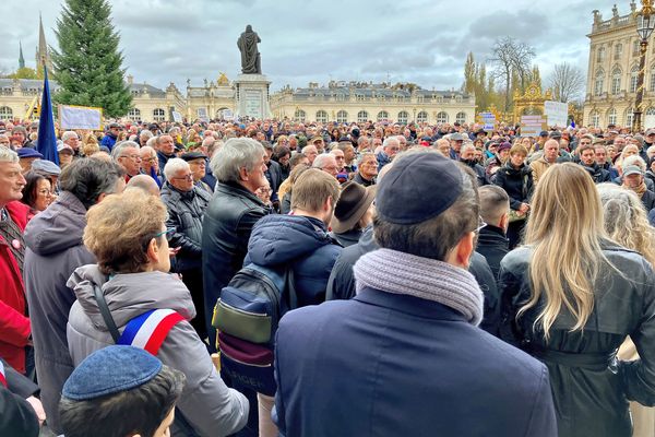 A Nancy (Meurthe-et-Moselle), beaucoup de monde contre l’antisémitisme place Stanislas, dimanche 12 Novembre.