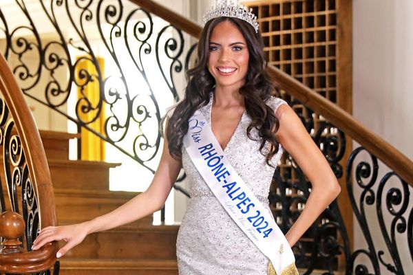 Alexcia Couly, miss Rhône-Alpes 2024, se prépare à l'élection de Miss France le 14 décembre.