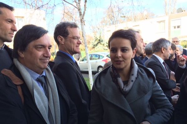 La ministre de l'Education a commencé sa visite au collège Jules Verne à Clermont-Ferrand