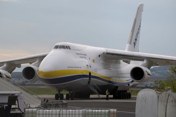 Mais quel est cet avion bizarre au-dessus de l'aéroport de Pau