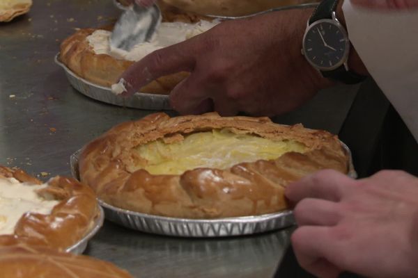 A Néris-les-Bains, dans l'Allier, le pâté aux pommes de terre est à l'honneur ce week-end.