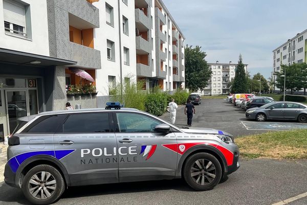 La police est intervenue sur l'avenue d'Épernay à Reims, le mardi 20 juin 2023.