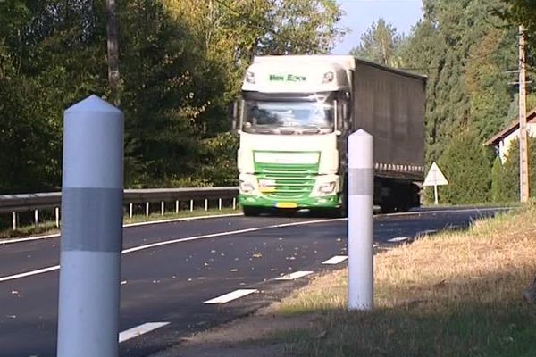 De nombreux poids lourds circulent sur cet axe accidentogène.