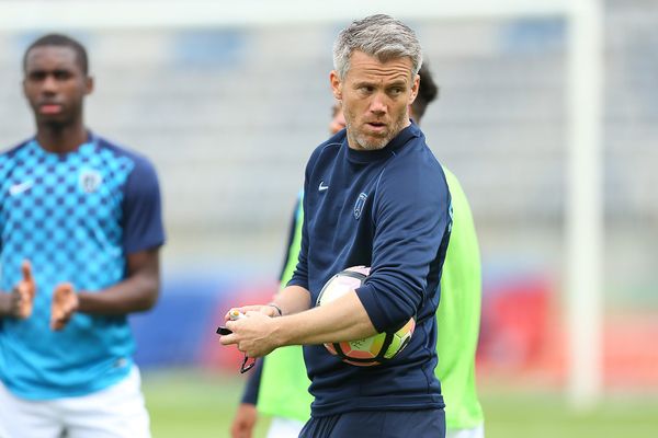 Mickael Landreau nommé entraineur du FC Lorient, ici avec le Paris FC le 19 mai 2017