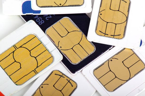 L'association veut donner des téléphones et des cartes Sim.