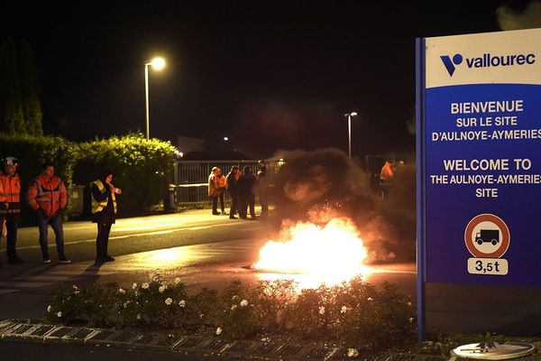 Devant l'usine Ascoval en novembre 2018