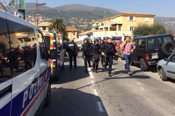 Des forces de police en intervention lors de la fusillade en 2017.