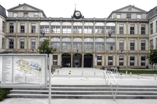 Un patient en observation à l'hôpital de la Croix-Rousse de Lyon a été diagnostiqué positif au coronavirus ce samedi.