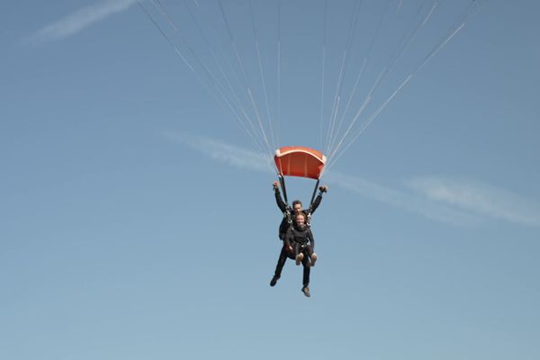 Le Centre école régional de parachutisme sportif (Cerps) à Tallard dans les Hauts-Alpes fête ses 50 ans.