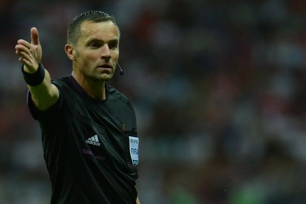 Stephane Lannoy lors de la demi-finale de l'Euro 2012 entre l'Allemagne et l'Italie, le 28 juin au Stade National de Varsovie