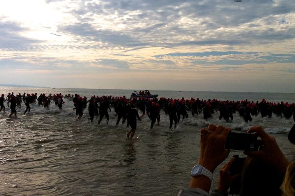 Il faudra du courage pour se jeter à l'eau à la Baule ce samedi matin pour le Triathlon Audencia.