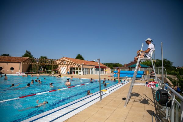 On dénombre 28 offres d’emploi pour maîtres-nageurs en Languedoc Roussillon pour l'été 2023. Image d'illustration.
