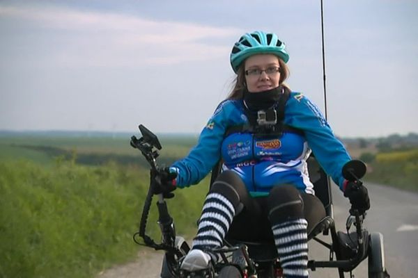 Florine Georgel atteinte d'une myopathie participe à des triathlons avec sa kiné. Elle était l'invitée de Hauts féminin le mardi 29 novembre 2022.