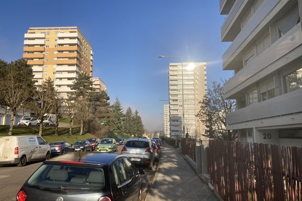 Les enquêteurs se demandent si ce nouveau fait est lié à la fusillade dans le quartier de Fontaine d'Ouche à Dijon ce mercredi.