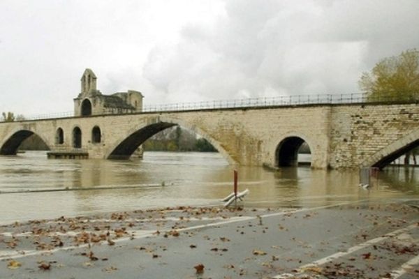 Image d'archives prise lors de la crue du Rhône le 25 novembre 2002