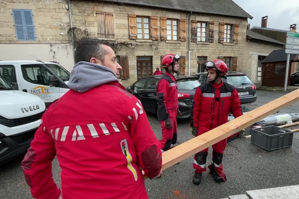 Les Secours et la solidarité s'organisent à Pontarion en Creuse après la tornade.