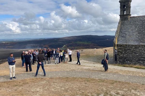 Conférence de presse à Saint-Michel-de Brasparts sur la restauration du site après l'incendie