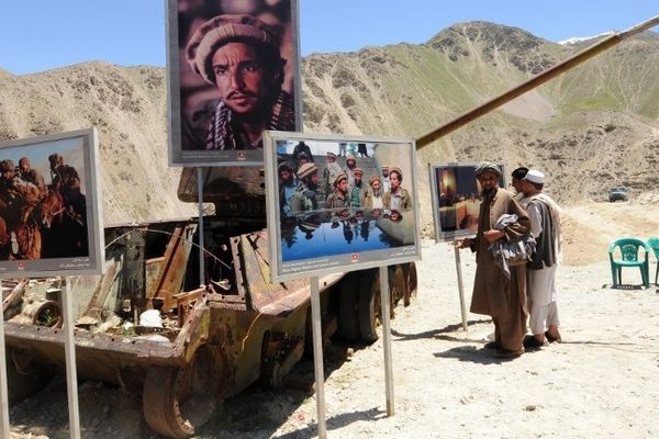 Exposition des photos de Reza Deghati à Panj Shir en Afganistan, en 2009