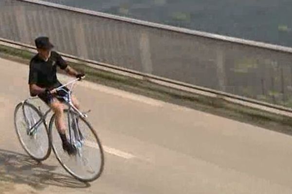 Les passionnés de vélocipède se sont élancé samedi 8 août. Ils ont quitté la capitale pour rejoindre Avignon.