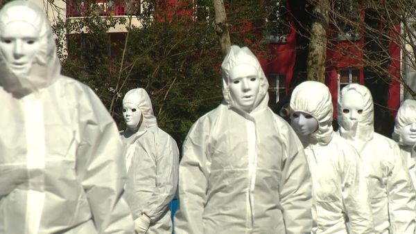 Les Masques Blancs envahissent le Jardin des Plantes