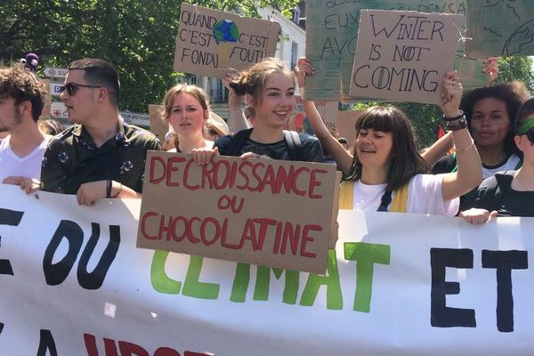 Les jeunes ont marché à Nantes pour dénoncer l'inaction climatique des politiques de tous bords, le 24 mai 2019