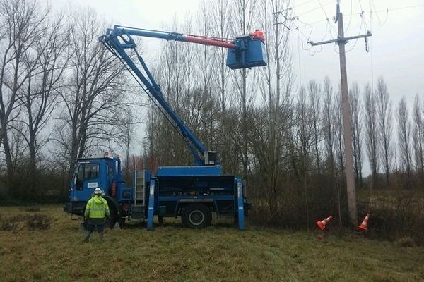 Une équipe d'ERDF dans le Lauragais