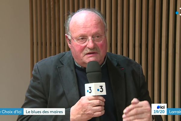 Michel Fournier, le président des maires ruraux, réclame de manière urgente un véritable statut pour les maires,