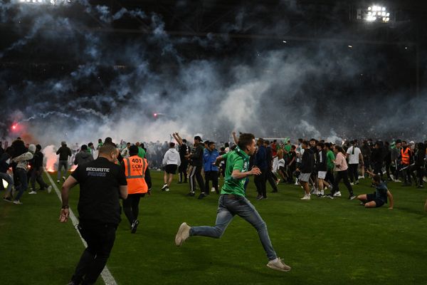 La pelouse du stade Geoffroy-Guichard envahie à peine avait retenti le coup de sifflet final du match contre Auxerre. Un match qui a signé la relégation de l'ASSE en deuxième division le 29 mai dernier.