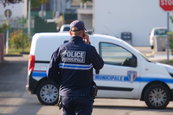 Le quartier de l'école maternelle Alexandre Dumas à Volgelsheim a été entièrement bouclé ce mardi matin après la découverte d'une lettre de menace dans une salle de classe - 21 septembre 2021